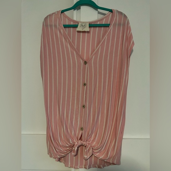 Cap sleeve tie front blouse - Picture 1 of 2